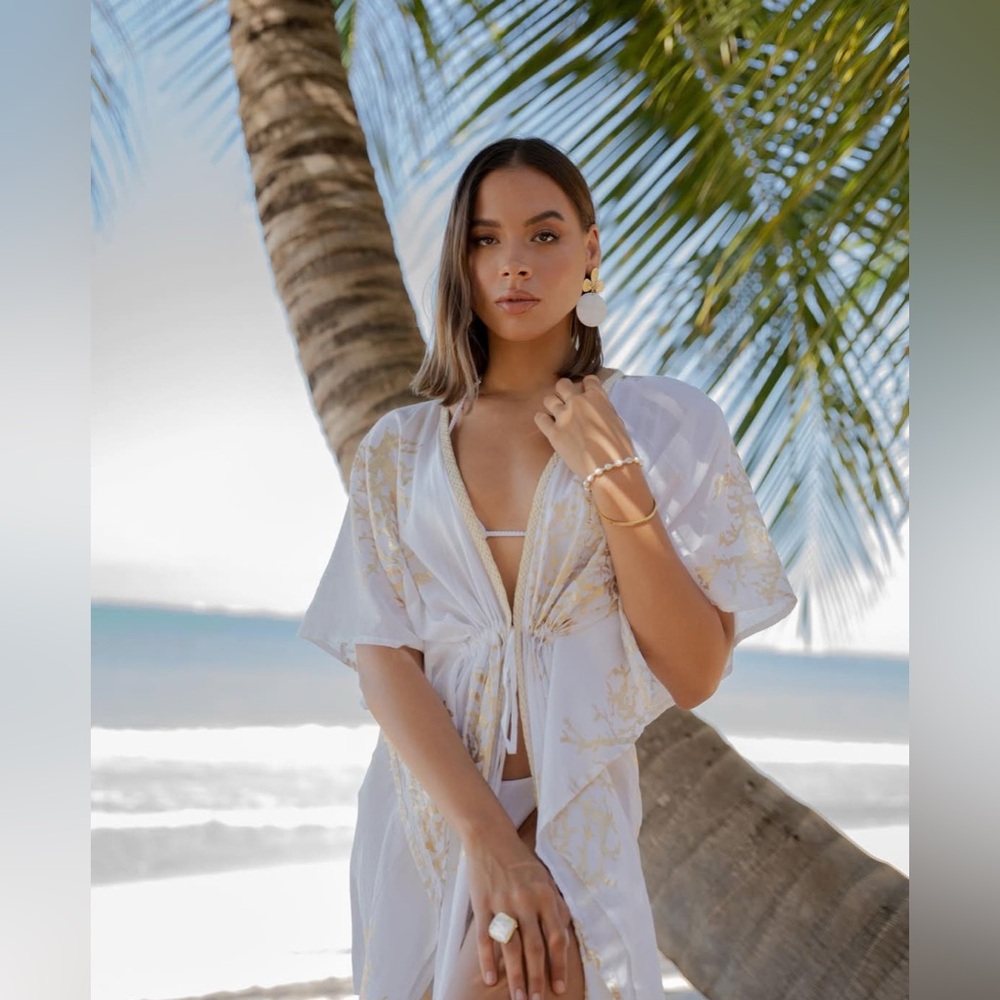 White Waves white and gold coral reef print kaftan with a drawstring waist. NWT